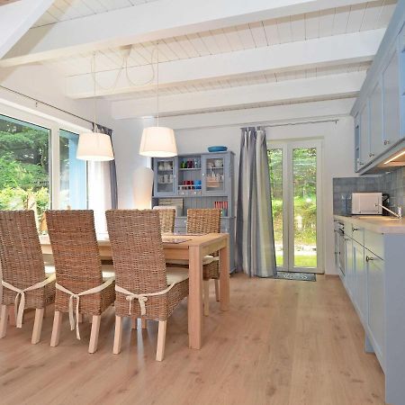 Blaues Strandhaus Sellin Buitenkant foto